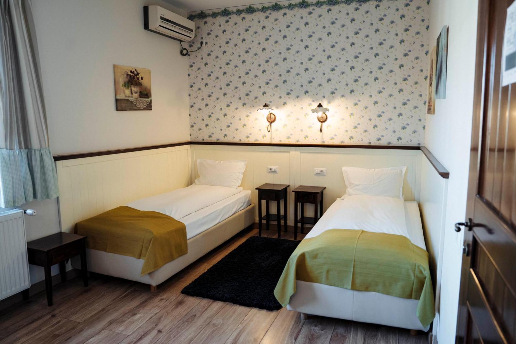 Hotel Piazzetta Bacau 3*