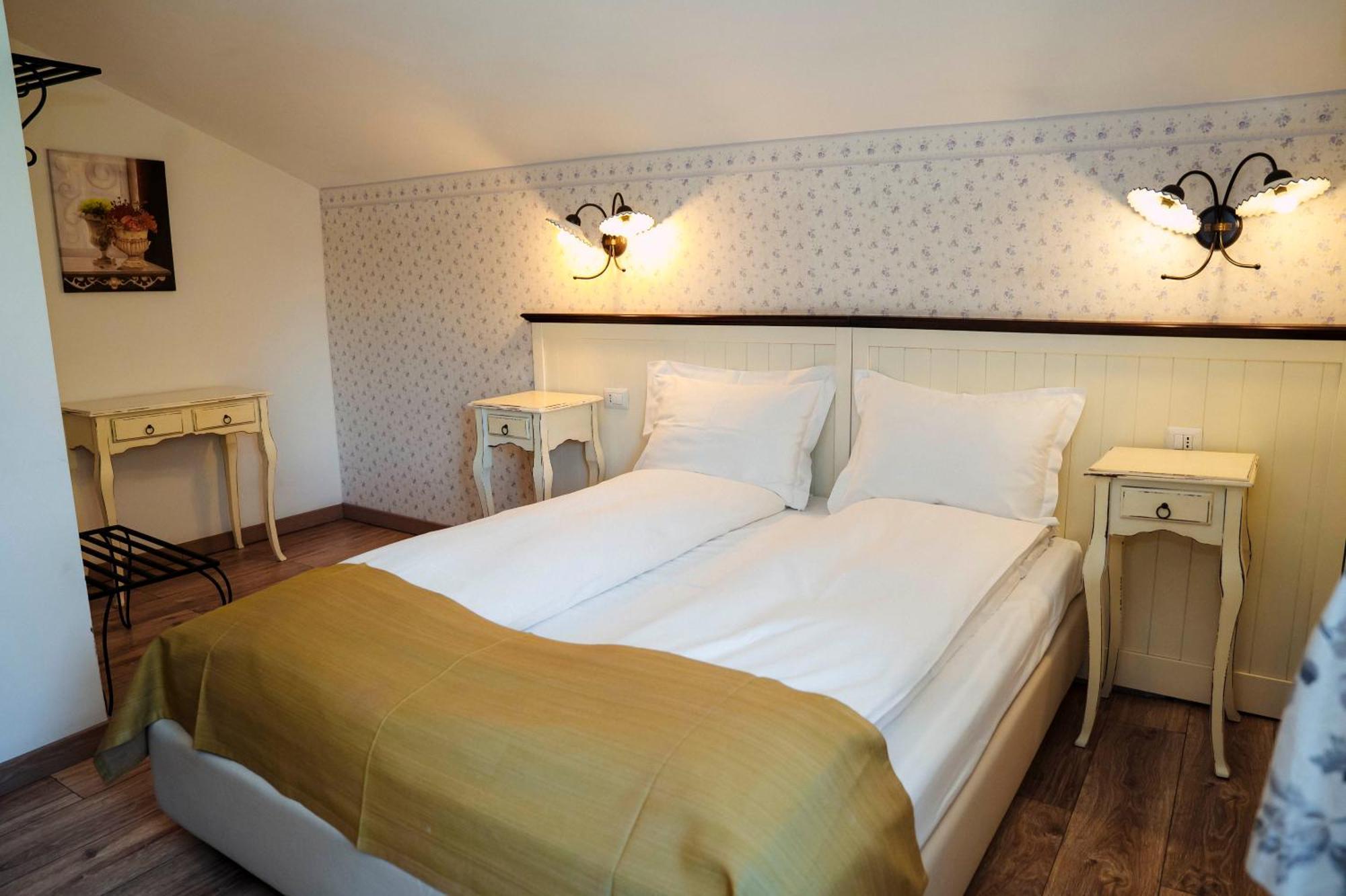 Piazzetta Bacau 3*
