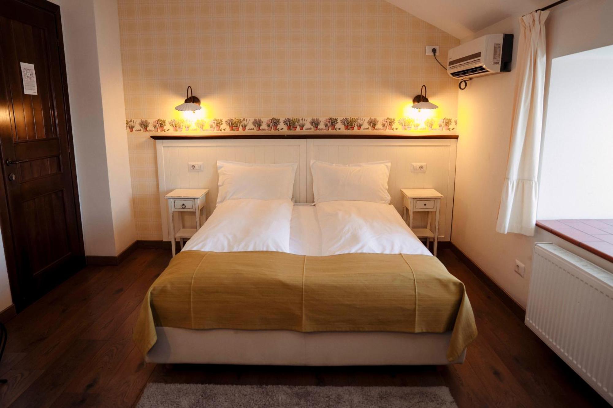 Hotel Piazzetta Bacau 3*